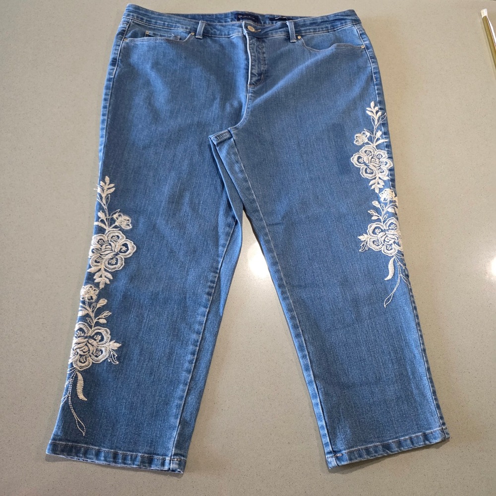 Charter Club Bristol Capri Jeans 18 Blue Floral Embroidered Cropped Denim Pants